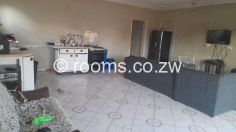  Room  in Bluff Hill