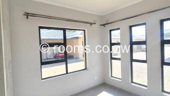  Room  in Bluff Hill