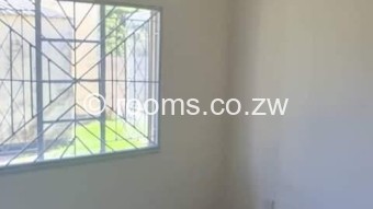  Room  in Kambuzuma