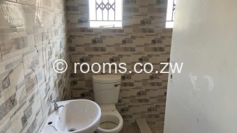  Room  in Budiriro