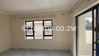  Room  in Bluff Hill