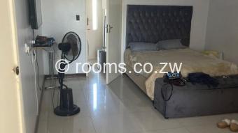  Room  in Avenues